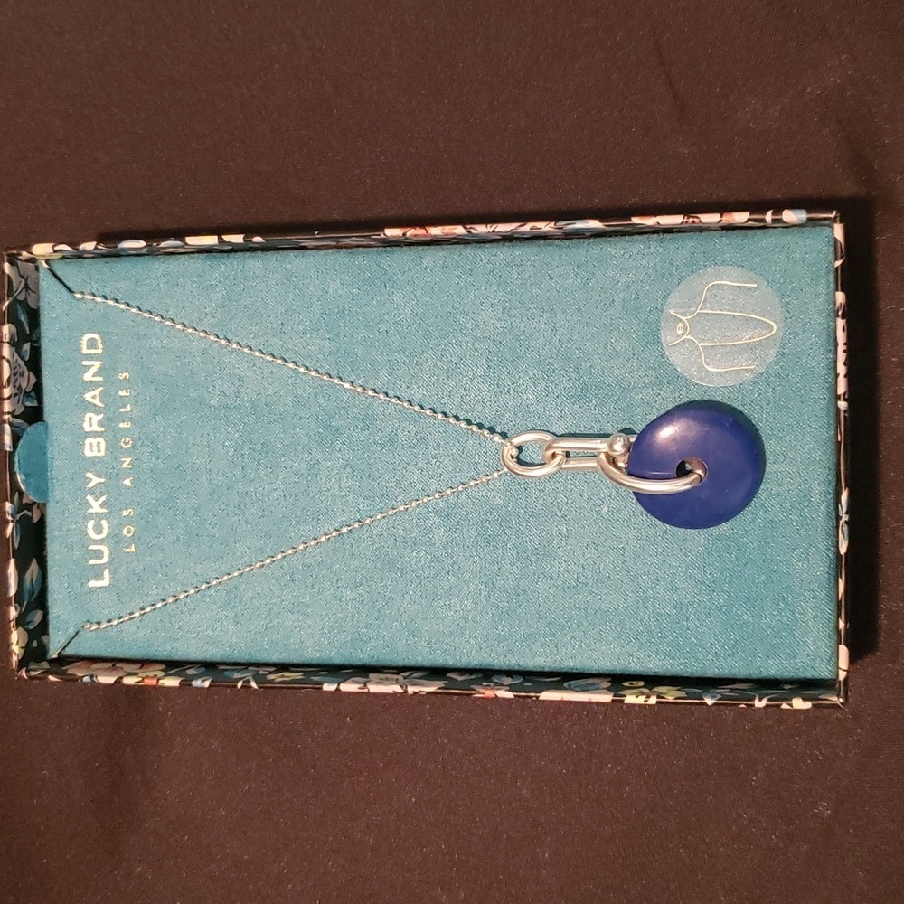 Lucky Brand blue circle pendant on small-dogchain style necklace